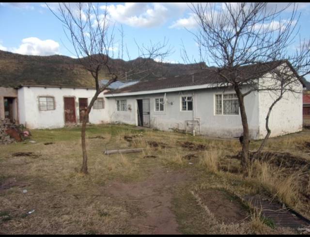 6 BEDROOM HOUSE FOR SALE IN EZIBELENI